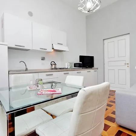 Bezzecca Suites Apartamento