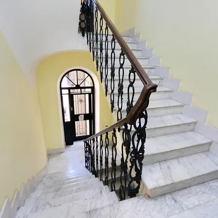 Bezzecca Suites Appartement *